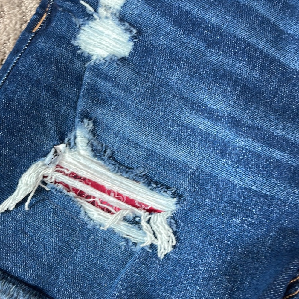 Maurice’s high rise distressed denim shorts - Picture 2 of 4